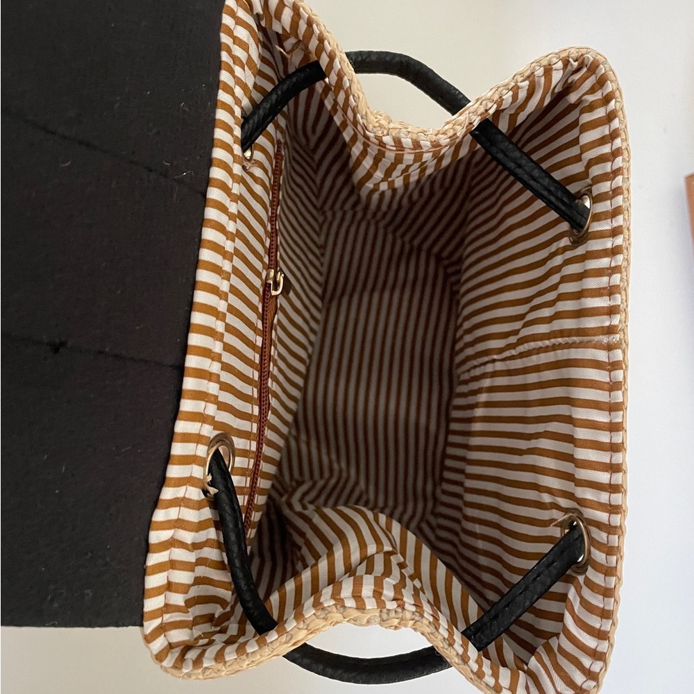 Chic Straw-Edged Mini Bag - Picture 6 of 6